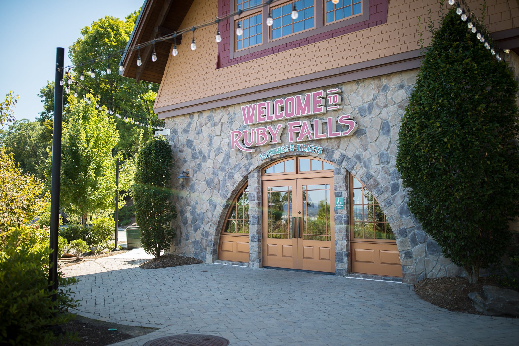 Exterior of the Ruby Falls welcome center