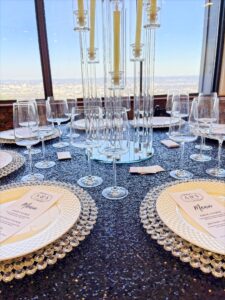 Elegant gedeckter Tisch