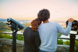 Pärchen vor Sucher mit Blick auf Chattanooga
